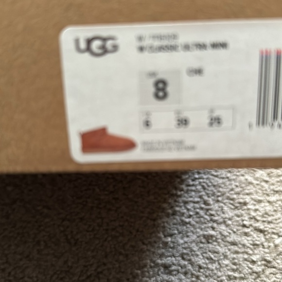 UGG classic ultra mini - Picture 2 of 4